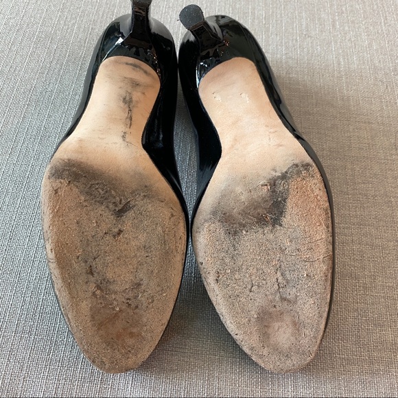 Stuart Weitzman Patent Round Toe Pump - Picture 9 of 10